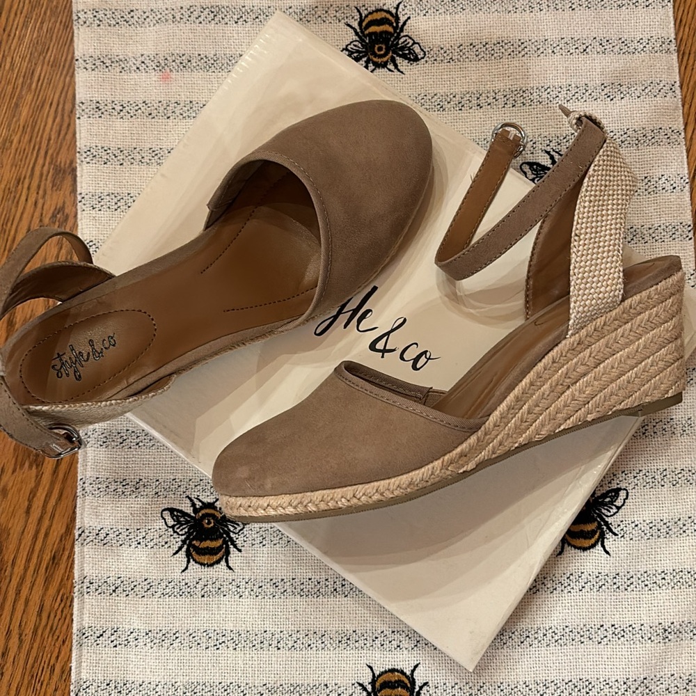Style and Co shoes.